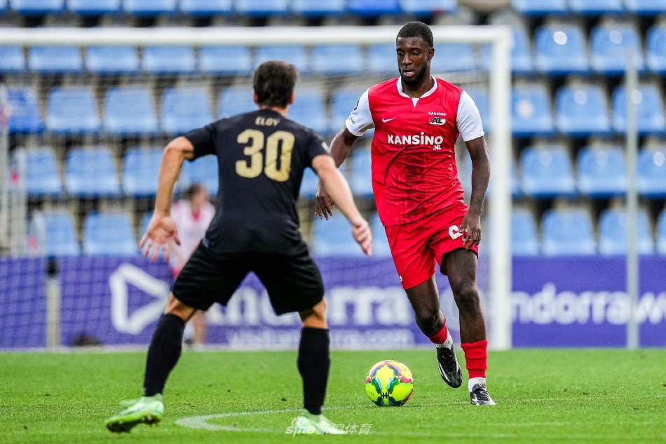 在现代足球 在现代足球