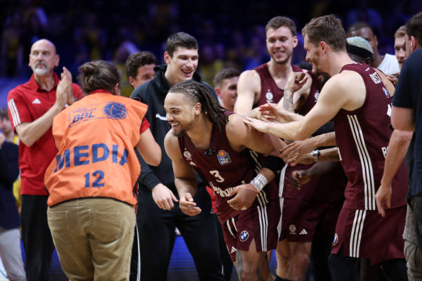 迫使戴维斯 迫使戴维斯