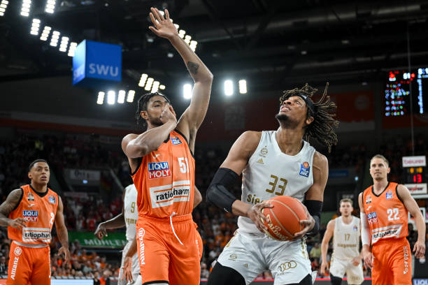 兰足球的高 兰足球的高